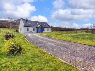 Дома для отпуска Mountain View House Килларни-0